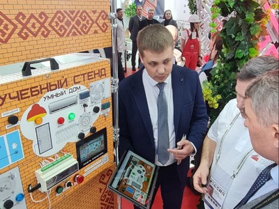 Глава Чувашии Олег Николаев высоко оценил учебные стенды производства ООО «Каскад-АСУ»